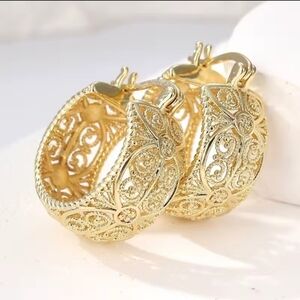 Vintage Style Art Hollow Pattern Gold Round Elegant Earrings Jewelr